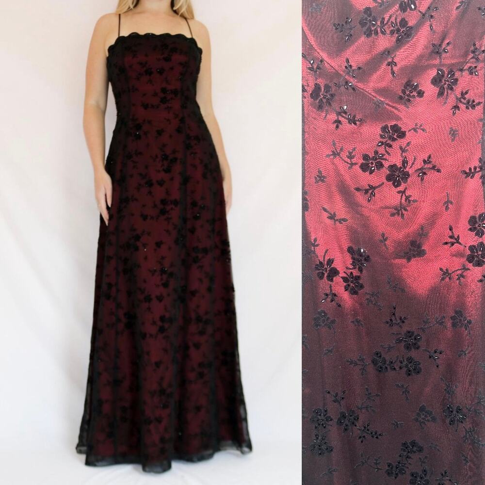 Vintage VTG Burgundy Lace Beaded Floral Floor Length Gothic Prom Dress (0921)